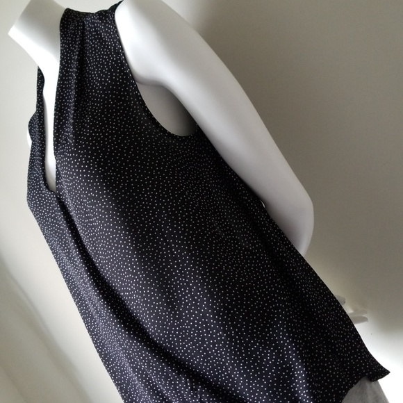 Sleeves Less Black & White Blouse - Size Large - Picture 7 of 8